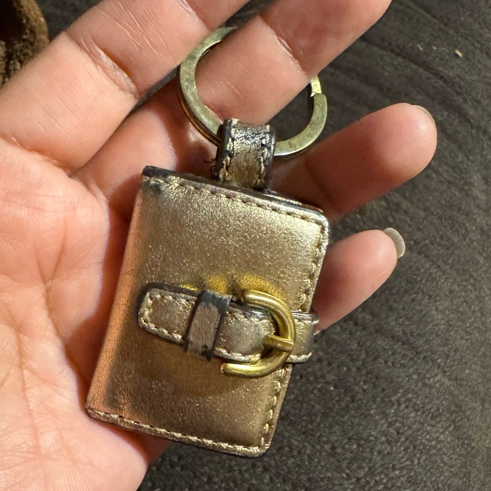 Coach Vintage Gold Key & Photo Book - Picture 7 of 7